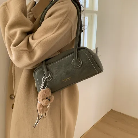Rétro Minimaliste Cuir PU Boston Sac Femmes Épaule Sous Les Bras Sac Coutures Contrastées Sac À Main Décontracté Quotidien Avec Pendentif