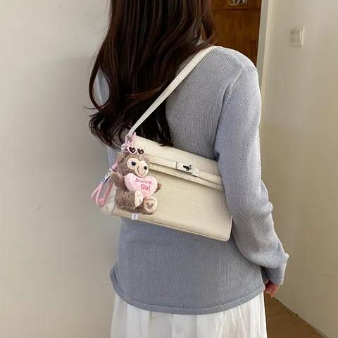 Sac à Main Rétro en Cuir PU Motif Crocodile pour Femmes Mode Commuter Sac Bandoulière Épaule Unique Avec Pendentif