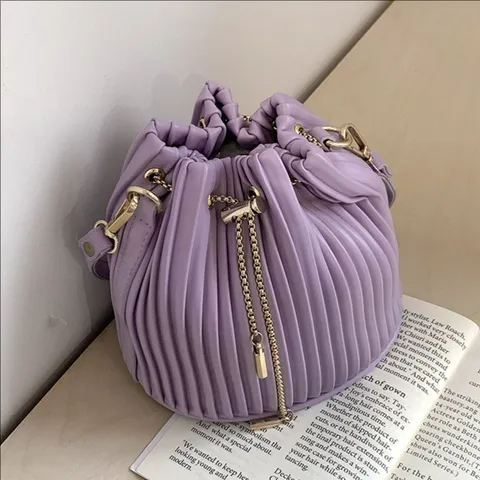 Sac Seau Plissé à la Mode pour Femmes Sac Bandoulière en Cuir PU avec Sangle Chaîne Sac à Main Quotidien Décontracté