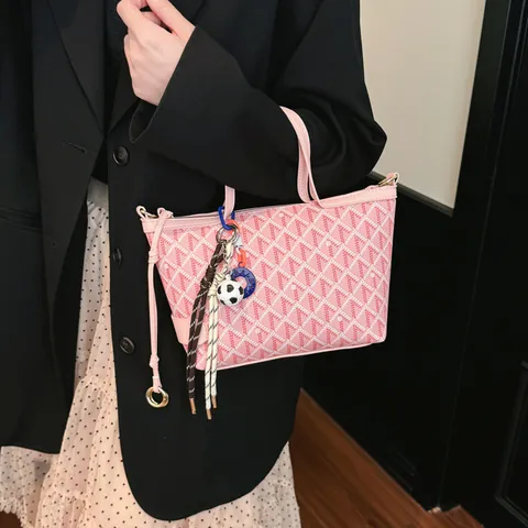 Sac Seau à Motif Géométrique Rétro pour Femmes Sac à Bandoulière Décontracté en Cuir PU pour Commuter avec Pendentif Élégant