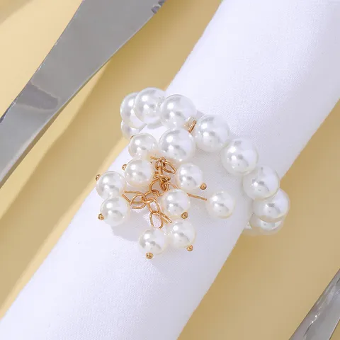 Ronds de Serviette en Alliage de Luxe Européen Avec Élégant Pendentif Gland en Perles Artificielles Blanches pour Décorations de Table