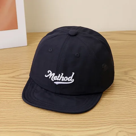 Gorra de Béisbol de Color Sólido con Letra Bordada para Niños Secado Rápido Ligera Ajustable Simple Casual Ala Plana Sombrero de Sol