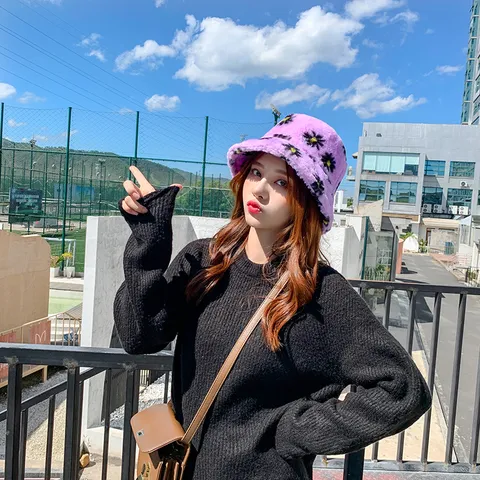 Women Faux Fur Bucket Hat Winter Warm Plush Fisherman Cap Japanese Style Daisy Floral Printed Foldable Outdoor Sun Hat