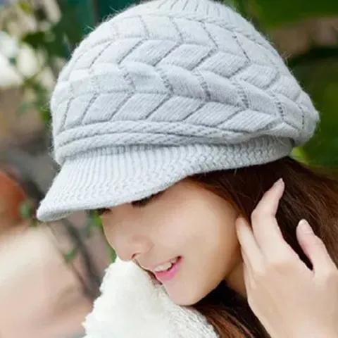 Mujer Knitted Beanie Visor Cap Invierno Caliente Piel Sintética Conejo Acrílico Trenzado Sombrero Diario Versátil Moda