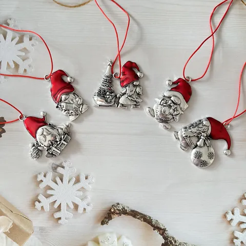 Christmas Tree Ornament Alloy Santa Claus Gnome Hanging Pendant Red Enamel Festive Holiday Home Party Decoration