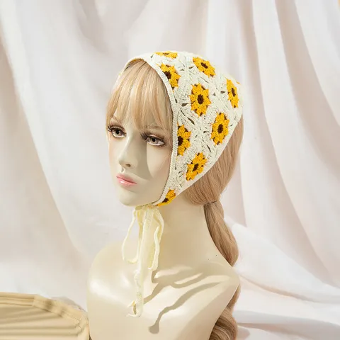 Foulard Triangulaire en Crochet Floral Boho Marguerite Foulard Vintage Doux Tricoté Cheveux Bandana Femmes Été Accessoires Tête