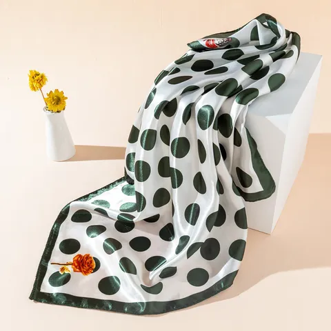 Foulard Carré en Satin pour Femmes Imprimé Floral Vintage Léopard Cachemire Sensation de Soie Foulard de Cou Hôtesse de l'Air Professionnelle