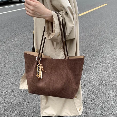 Femmes Grande Capacité Cabas Décontracté Minimaliste Velours Côtelé Sac à Bandoulière Sac Commuter Sous les Aisselles Avec Pendentif Perlé