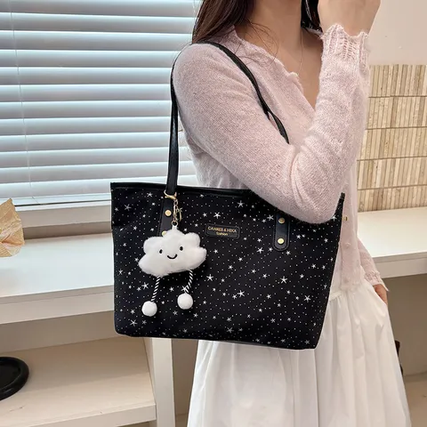 Sac Cabas Décontracté de Grande Capacité pour Femme Imprimé Étoile Sac à Main d'Épaule en Cuir Synthétique avec Pendentif Peluche