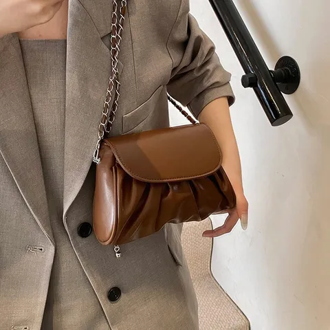 Dames Mode Gerimpelde Wolk Crossbody Tas PU Leer Kleine Schoudertas Met Kettingriem Casual Trendy Handtas