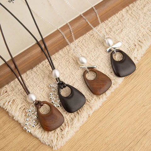 Korean Vintage Wooden Hollow Teardrop Pendant Necklace Long Sweater Chain With Artificial Pearl Designer Jewelry For Women