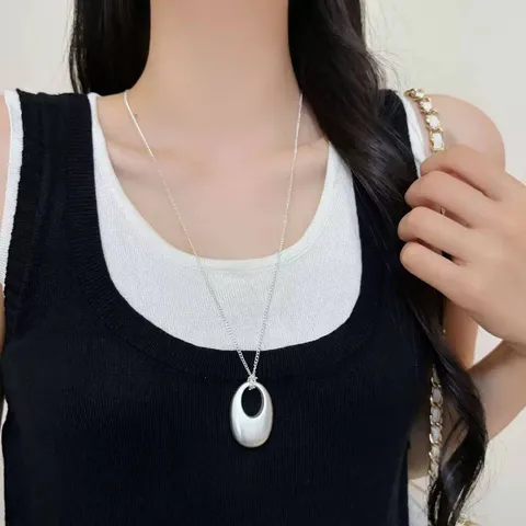 Collana con Ciondolo in Rame Argento Opaco Minimalista Catena Lunga in Cordino di Pelle Nera Cuore Goccia Pesce Animale Geometrico Maglione Catena Gioielli Regali per Donna Quotidiano