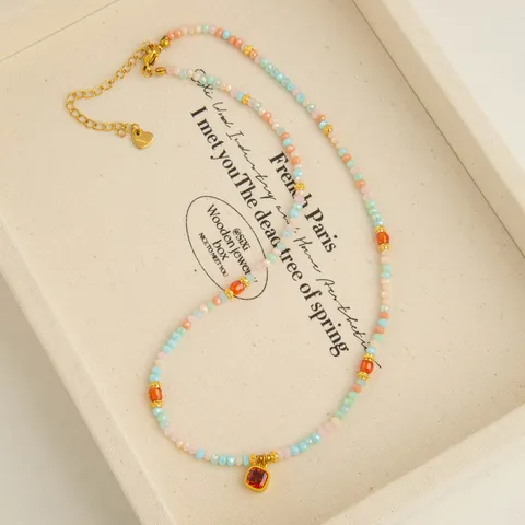 Collana di Perline Colorate per Donna Pendente a Cubo in Zirconia Acciaio al Titanio Stile Dopamina Catena Gioielli