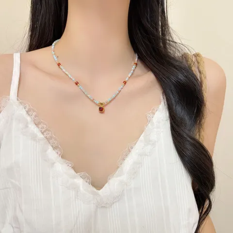 Collana di Perline Colorate per Donna Pendente a Cubo in Zirconia Acciaio al Titanio Stile Dopamina Catena Gioielli