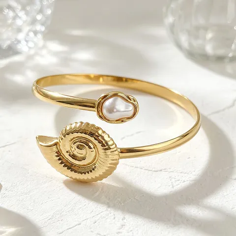 Metalen Conch Open Armring Voor Dames Verguld Zeeslak Schelp Armband Met Kunstparel Oceaan Strand Cadeau
