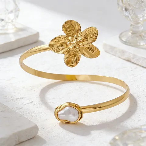 Exaggerated Metal Open Adjustable Flower Upper Arm Cuff Baroque Artificial Pearl Bangle Bracelet For Women Vacation Jewelry
