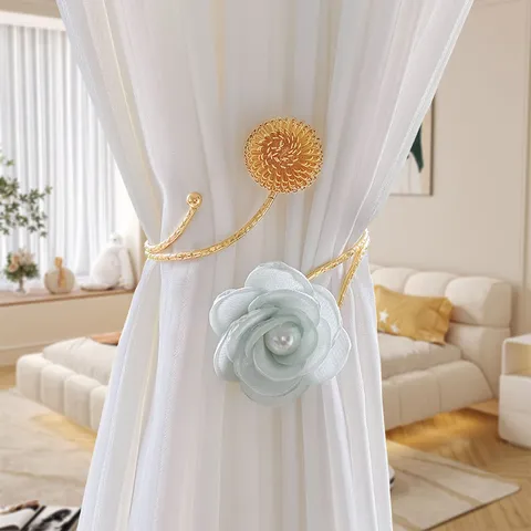 Verstellbare Metall Gardinenhalter Elegantes Stoff Kamelienblüten Design Galvanisierter Armreif Halter Mit Künstlicher Perle Und Drahtball Für Wohnkultur