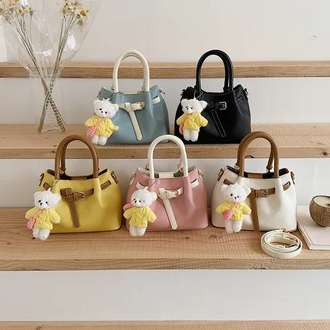 Sac Bandoulière en Cuir PU Bicolore Style Coréen pour Femmes Mode Sac à Main Sac Seau Décontracté avec Pendentif