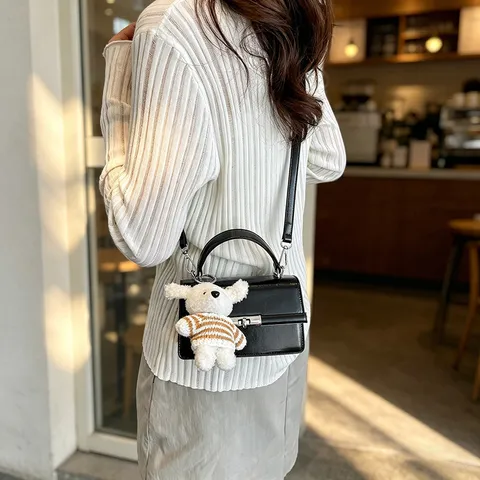 Sac Bandoulière en Cuir PU pour Femmes Sac Épaule Rétro Chic Fermoir Métallique Sac Main Casual Assortiment Quotidien Petit Sac Carré