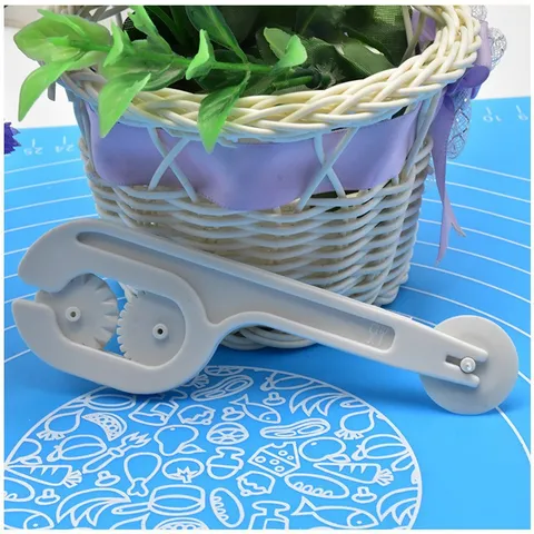 DIY Baking Tool Blue Plastic Roller Cutter For Cookie Pastry Pizza Fondant Crimping Wheel Knife Kitchen Baking Accessories