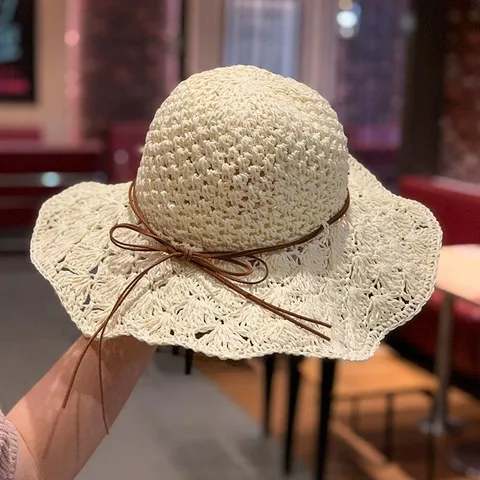 Chapeau de Paille d'Été pour Femmes Vacances à la Plage Protection Solaire Large Bord Fait Main Ajouré Chapeau de Soleil Décontracté