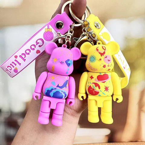 Leuke Trendy Cartoon Beer Sleutelhanger Kleurrijk Bedrukt Hars Pop Tas Hanger Auto Sleutelhanger Mode Accessoire Cadeau
