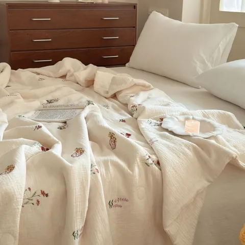 Cotton Linen Summer Quilt Floral Embroidered Breathable Thin Air Conditioning Blanket Soft Quilt For Bedding Home