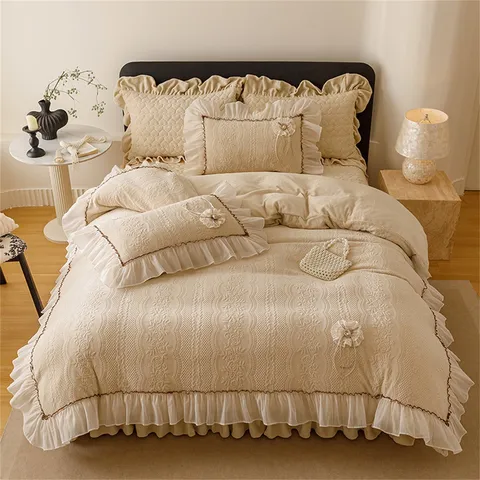 French Style Carved Milk Velvet Bedspread Four-Piece Set Thickened Warm Bedding Set with Lace Ruffles Elegant Bedroom Decor