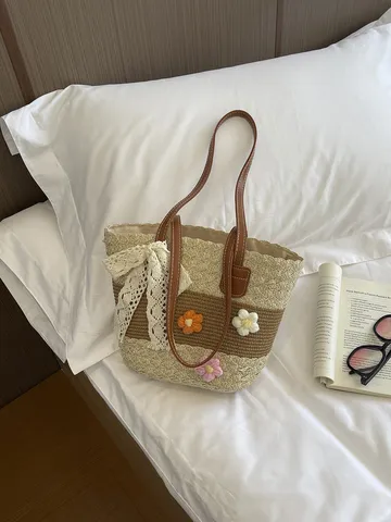 Womens Straw Woven Shoulder Bag Summer Beach Vacation Handbag With Floral Bow Patchwork Casual Commuter Tote Bag