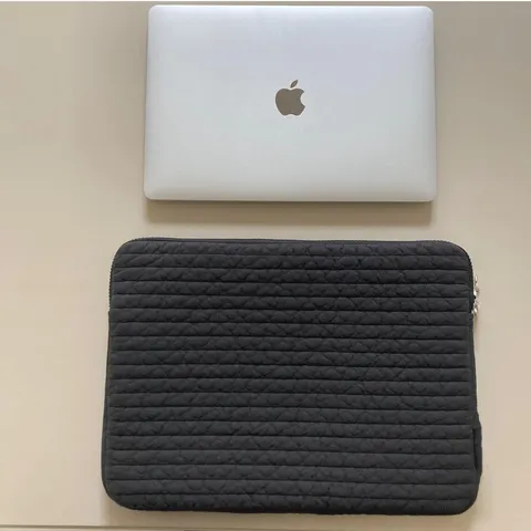 Minimalistischer Baumwollstoff Gesteppte Laptoptasche Stoßfestes Tablet Schutzhülle Für Notebook Schwarz Weiß