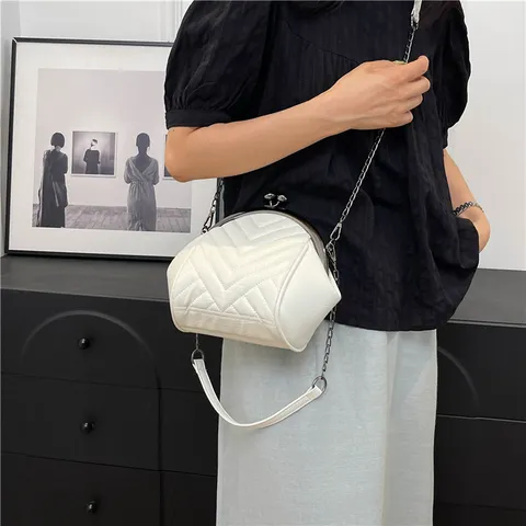 Women Fashion Quilted Shell Shoulder Bag PU Leather Crossbody Bag With Metal Chain And Kiss Lock Clasp Handbag