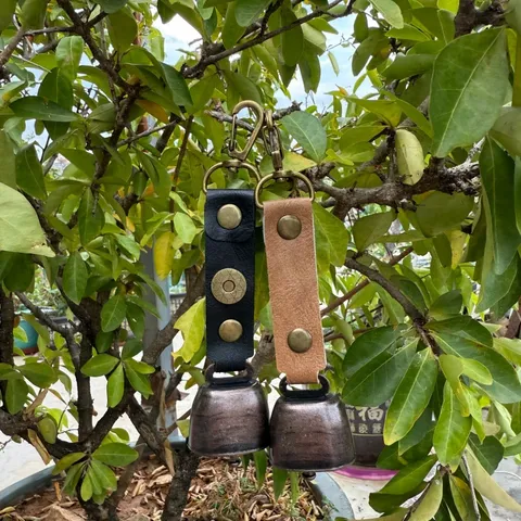 Vintage Bronze Outdoor Bear Repelling Bell Hiking Camping Metal PU Leather Strap Loud Warning Pendant Gear