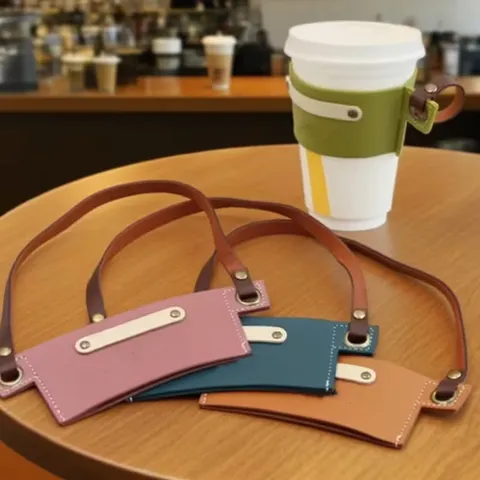 Funda para Taza de Cuero PU con Bloque de Color Creativo Con Asa Ajustable Portavasos Portátil