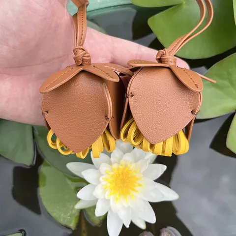 Breloque de Sac en Cuir Fleur Gland Style Créateur Pendentif de Sac à Main Floral Porte-clés Mignon