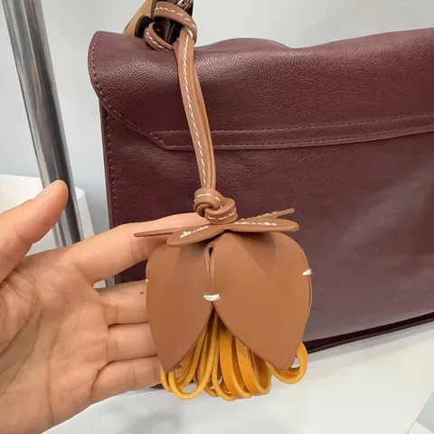 Breloque de Sac en Cuir Fleur Gland Style Créateur Pendentif de Sac à Main Floral Porte-clés Mignon