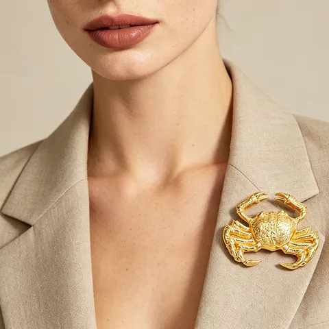 Exquisite Goldene Krabbe Brosche Personalisierte Mode Zinklegierung Tier Anstecknadel Für Kleidung Tasche Dekoration Damen Schmuck Zubehör