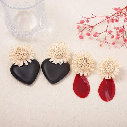 Bohemian Vacation Raffia Woven Flower Acrylic Geometric Teardrop Dangle Earrings Women Fashion Chic Jewelry