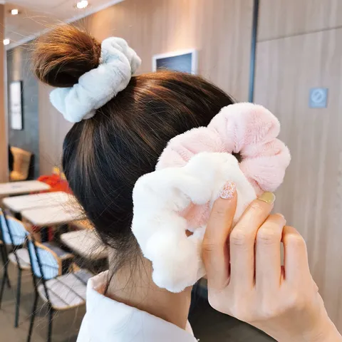 Dames Mode Pluche Scrunchies Zacht Pluizig Haarelastiekjes Elastische Grote Haarbanden Warm Fuzzy Paardenstaart Houders Hoofddeksels Voor Herfst Winter Dagelijks Casual