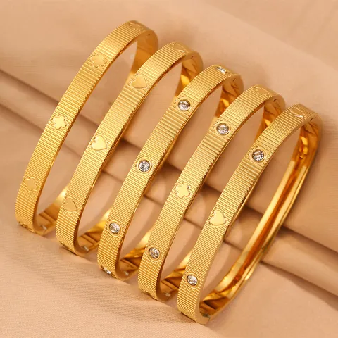 Luxus Edelstahl Gestreift Armreif Für Damen 18K Vergoldet Strass Vierblättriges Kleeblatt Herz Kreuz Offenes Armband Schmuck Geschenk