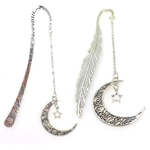 Vintage Metal Hollow Feather Moon Star Sun Bookmark Retro Artistic Celestial Pendant Bookmark For Students Gift Office