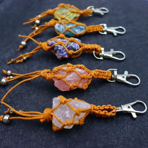 Vintage Natural Crystal Raw Stone Keychain Woven Net Mesh Bag Pendant Handmade Quartz Mineral Car Hanging Bag Charm Unisex Ornament