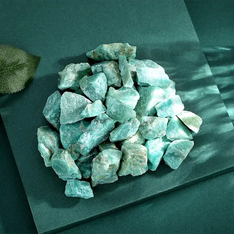 Natural Green Aventurine Raw Crystal Stones Polished Mineral Rocks For Diffuser Home Landscaping Decor Green Healing Stone