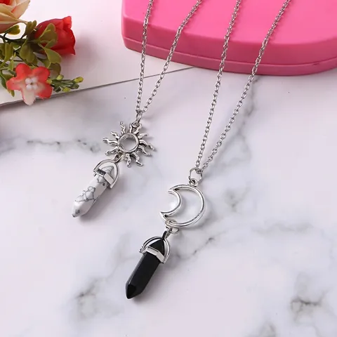 Collier de Couple en Cristal à Colonne Hexagonale en Pierre Naturelle Vintage Pendentif Soleil Lune Ensemble de Bijoux en Alliage pour Amoureux Cadeau