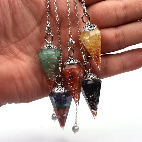 Naturkristallschotter Harz Sechseckiger Kegel Pendel Anhänger Halskette Mit Sieben Chakra Perlen Heilung Yoga Schmuck Für Damen