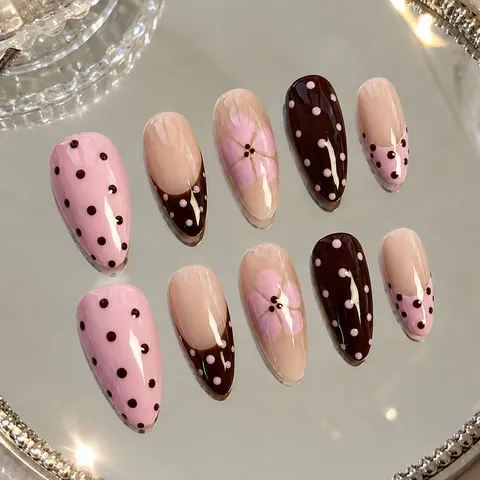 30 Pezzi Unghie Finte Stile Francese Pois Fiori Rosa Marrone Colori a Contrasto Unghie Artificiali Riutilizzabili per Donna