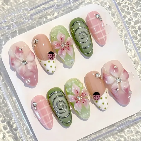 Unghie Finte a Pressione a Mandorla Rosa Verde Foglia d'Argento Goccia di Resina Con Strass Fiore Coccinella Design Manicure
