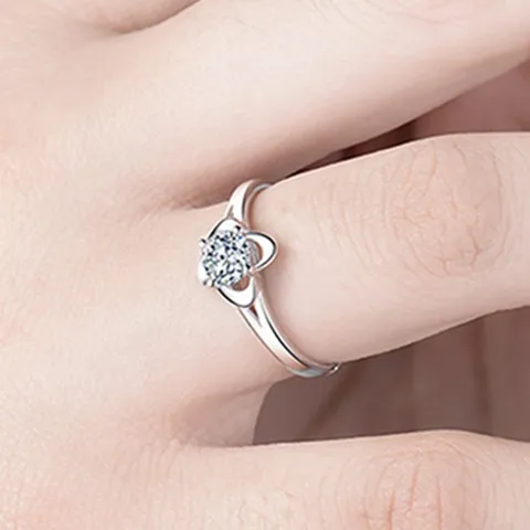 Anillo de Trébol de Cuatro Hojas Único Creativo Circonia Blanca Redonda Cobre Micro-engastado para Mujer Joyería de Moda Personalizada