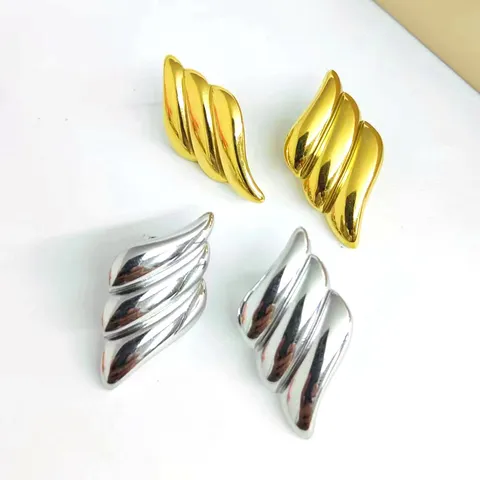 French Vintage Stainless Steel 18K Gold Plated Stud Earrings For Women Flower Lip Geometric Textured Jewelry Earrings Gift
