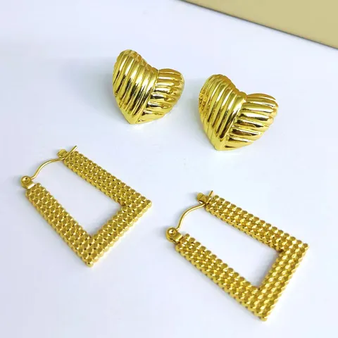 Vintage Stainless Steel Pleated Stud Earrings For Women Gold Geometric Heart Round Earrings Celebrity Style Jewelry