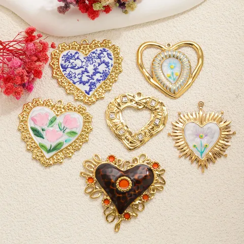 Colgante de Corazón Hueco de Acero Inoxidable 304 Impresión UV Patrón Floral Vintage Chapado en Oro Diamantes de Imitación para Joyería DIY Mujer